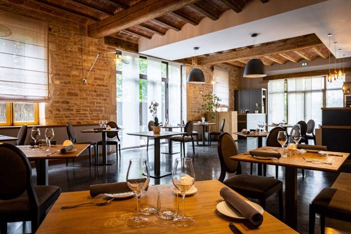 Gastronomic restaurant in Givry - Indoor dining room - Maison Minori 
