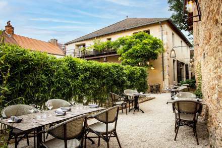 Gastronomic restaurant in Givry - Terrace - Maison Minori 